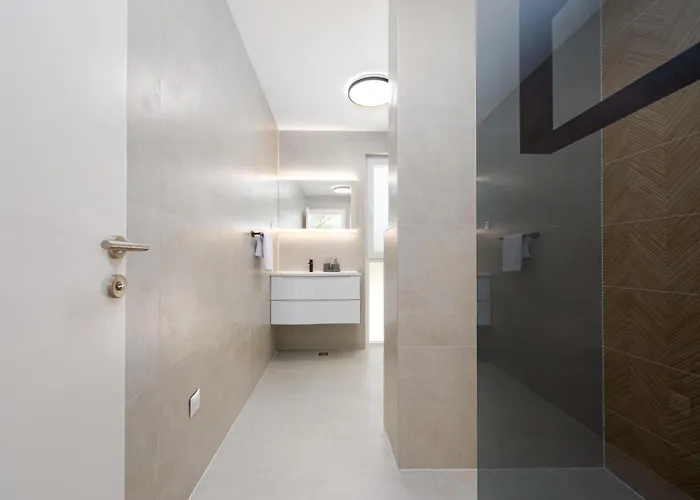 Olea Zadarvillas וילה *