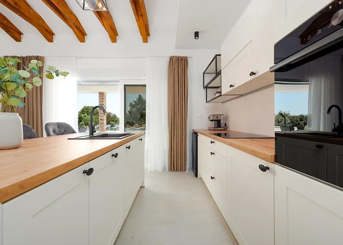 Olea Zadarvillas *