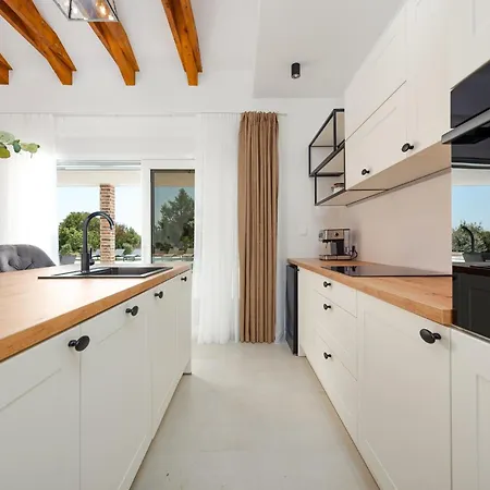 Olea Zadarvillas *
