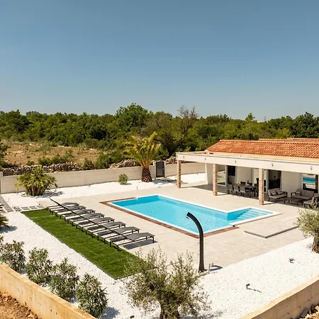 Olea Zadarvillas 别墅 *