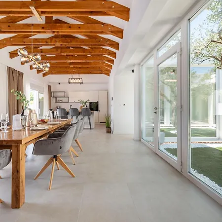 Olea Zadarvillas فيلة