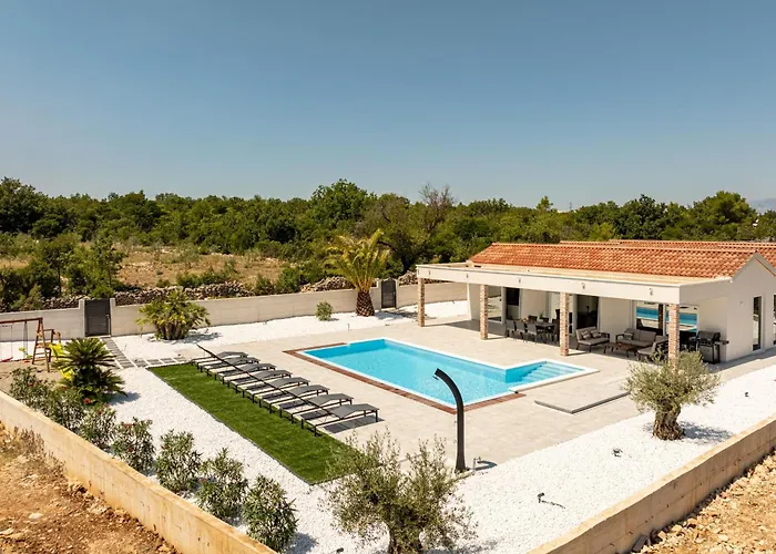 Olea Zadarvillas וילה *