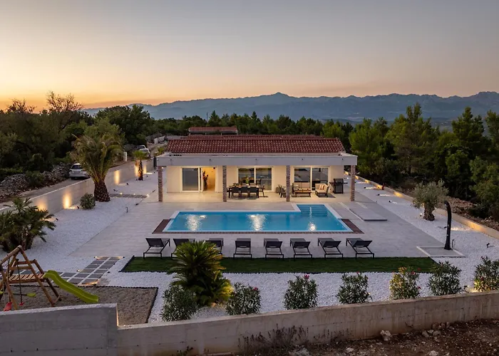 Olea Zadarvillas וילה *